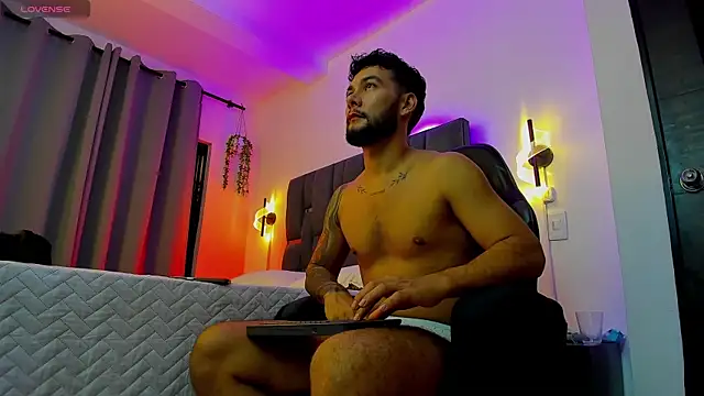 noah_corvelle live sex cam