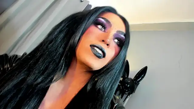 DominaAurumXXX live sex cam