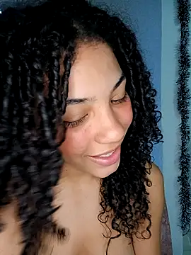 CurlyBitch's cam snapshot