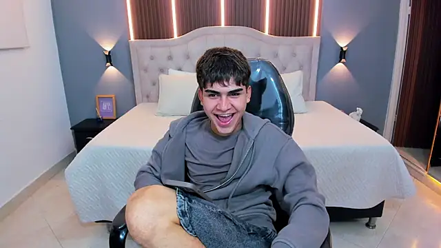 Tommy18__ live sex cam