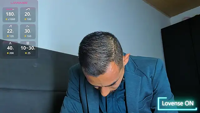 jhonyalzate2 live sex cam