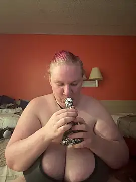 ivylynn420 live sex cam