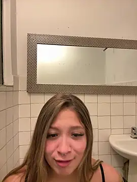 Victoria_Adams14's cam snapshot