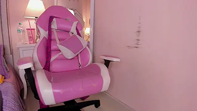 KIMAPRIL's cam snapshot