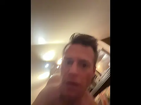 DILFiGuess1's cam snapshot