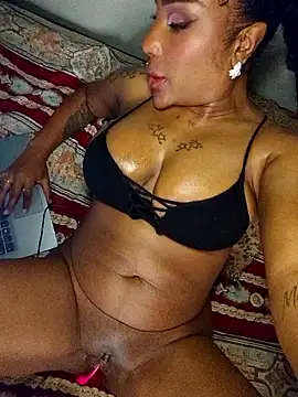 Queen_Amara's cam snapshot