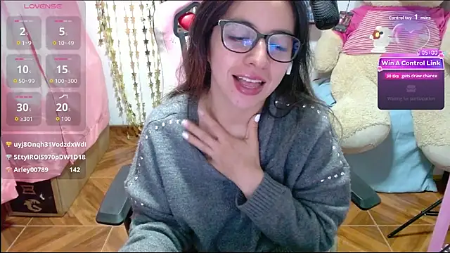 Maggie_Fox3's cam snapshot