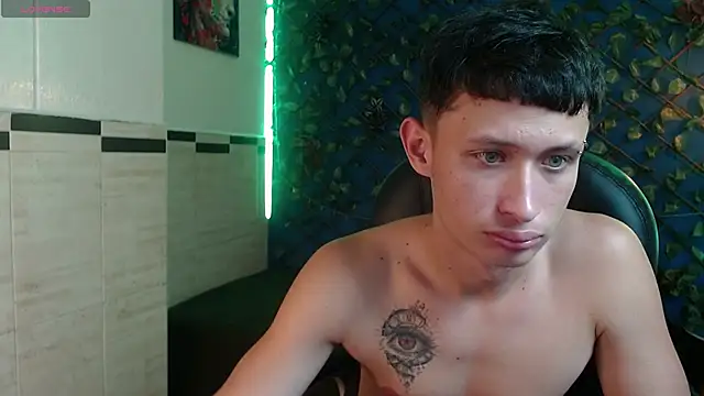 Garuo_18 live sex cam