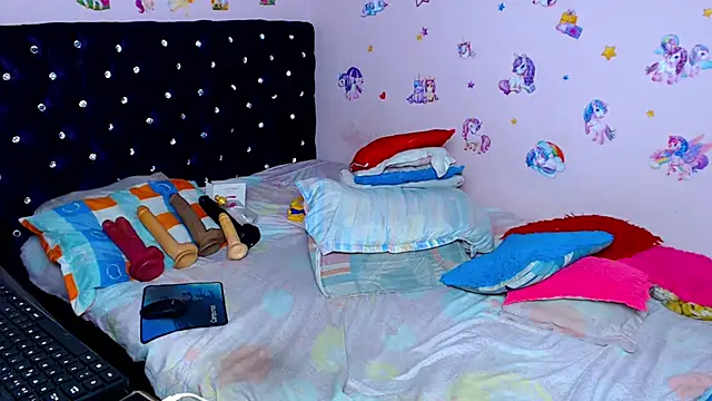 ShantalTsFox live sex cam