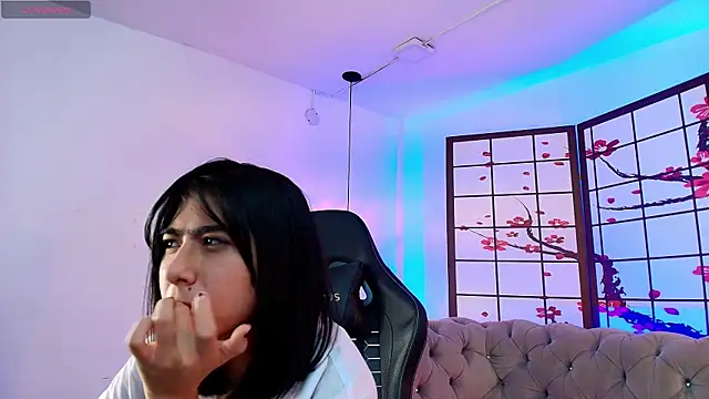 EllieBloom live sex cam