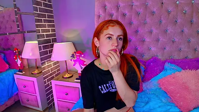 AdelaineBest's cam snapshot