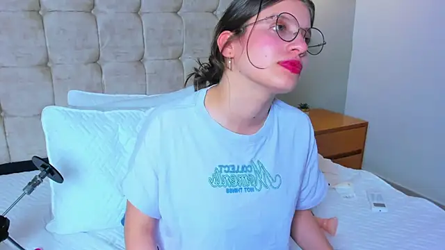 Lilie_petite live sex cam