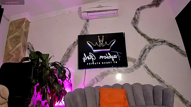 MaximusClark live sex cam