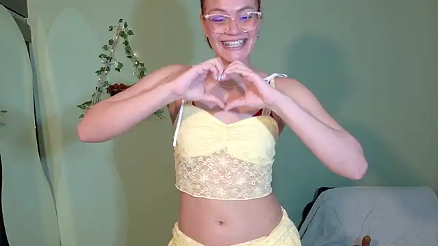 Emerald_Sparkles_'s cam snapshot