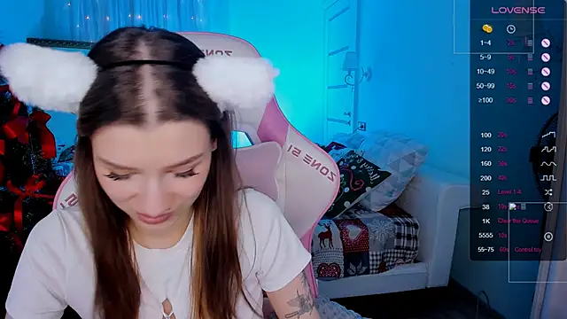 LinaBlossom_'s cam snapshot