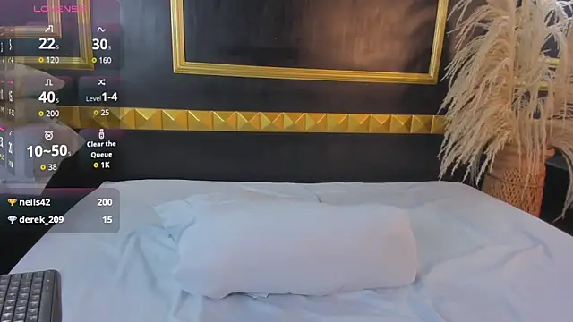 lindaa_natashaa_'s cam snapshot