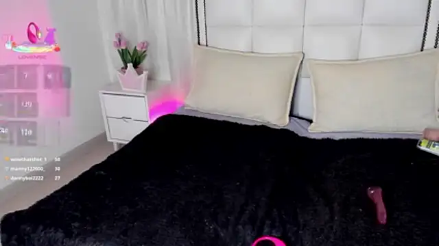 Emilybta's cam snapshot