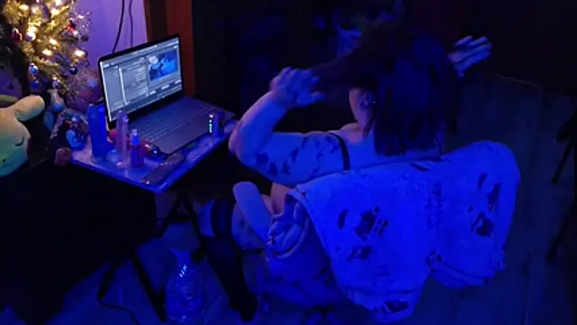 SPICYMISFIT's cam snapshot