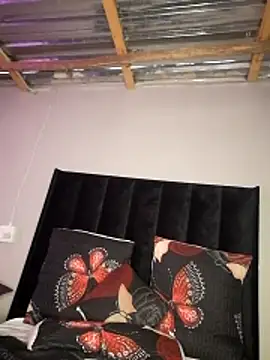 Lucile_Carrie live sex cam