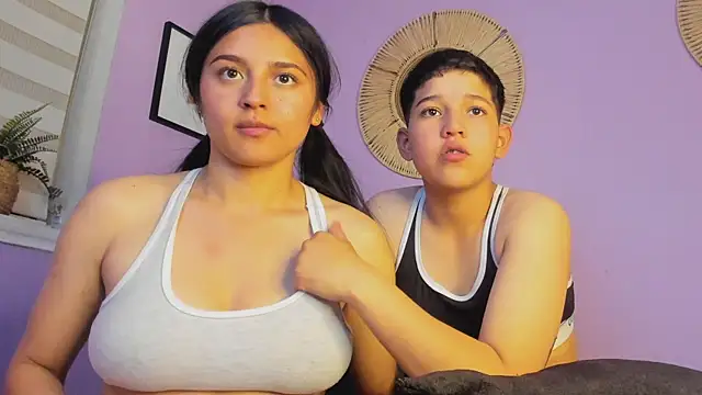 Auroraaa_527's cam snapshot