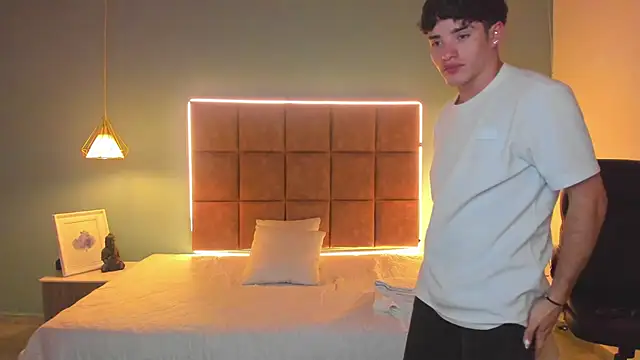 AlejooTwink live sex cam