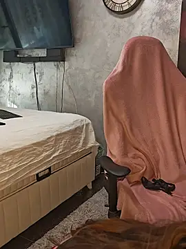 AvaDivaMilf live sex cam