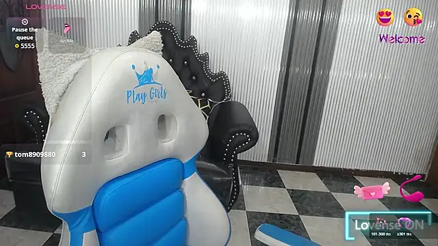 babyschoolgiirl's cam snapshot