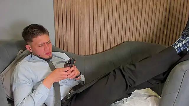 SebastianMaximoff live sex cam