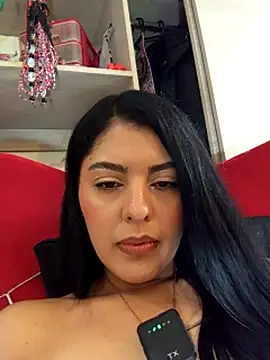 ValeNiitaLuv live sex cam