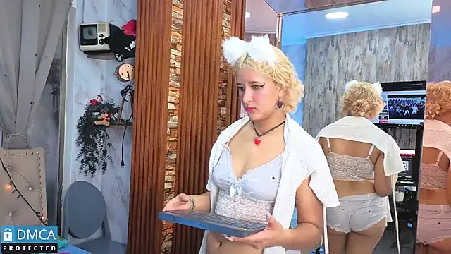 ahsly_Zam's cam snapshot