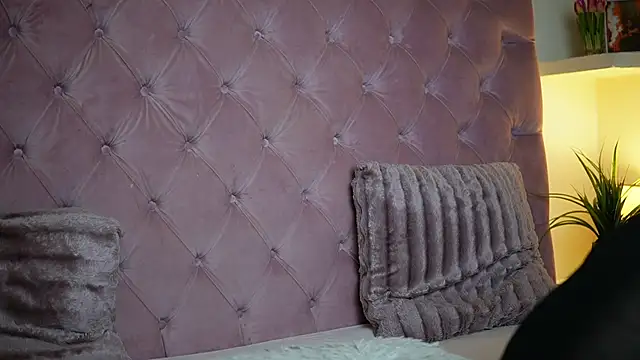 MaiaMini live sex cam