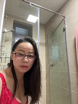 lily-mm live sex cam