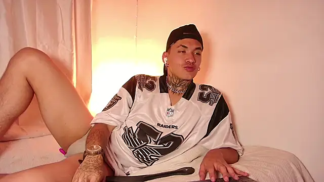 AlecBanne live sex cam