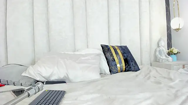 im_giselle_'s cam snapshot