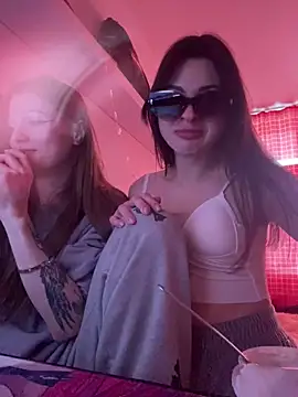 Nutsy_and_Stephanie's cam snapshot