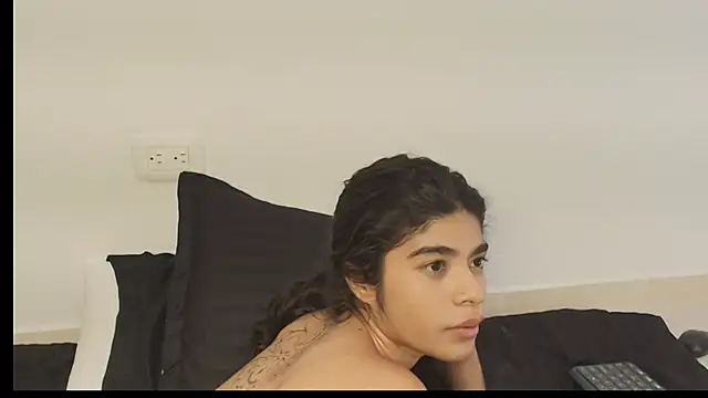 phia_carter's cam snapshot