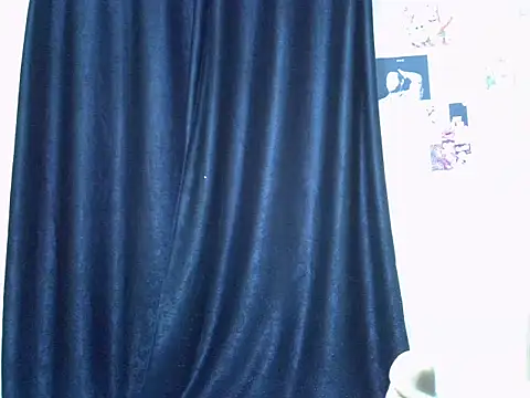 Horny-slut_'s cam snapshot