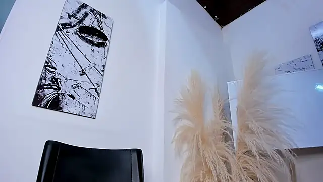 africa_holmes's cam snapshot