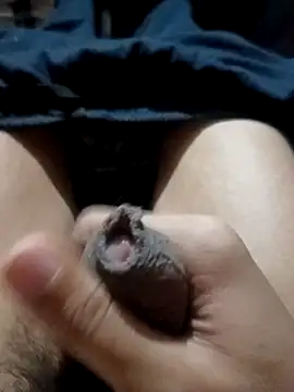 MilfLoverBoy2K25's cam snapshot