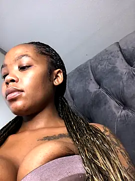 Nicole_Liam_'s cam snapshot