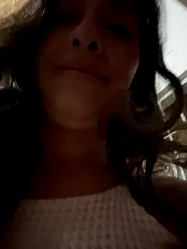 little-Emma's cam snapshot