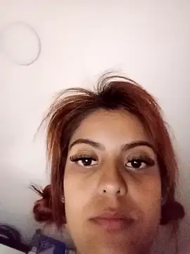 mia_hottie2210's cam snapshot