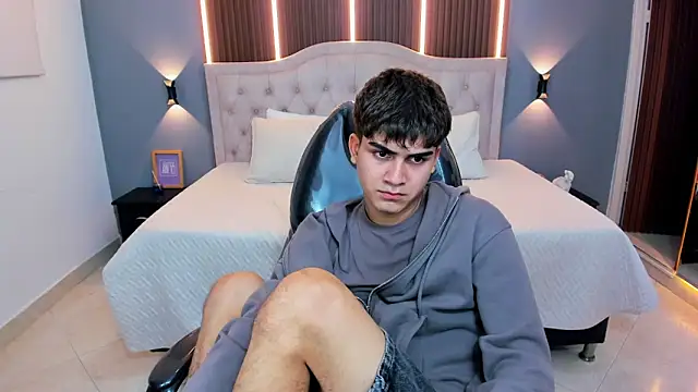 Tommy18__'s cam snapshot