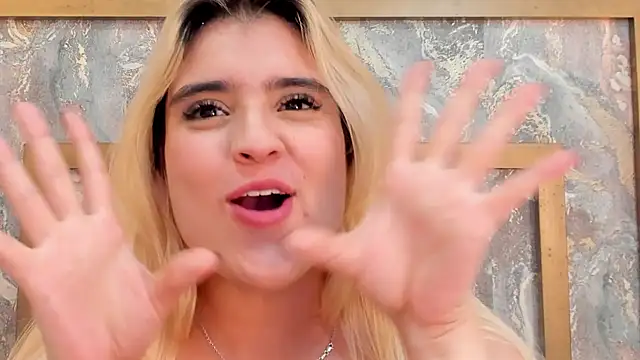 AlejaPalmer's cam snapshot