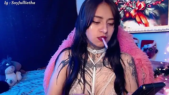 Julls420_'s cam snapshot