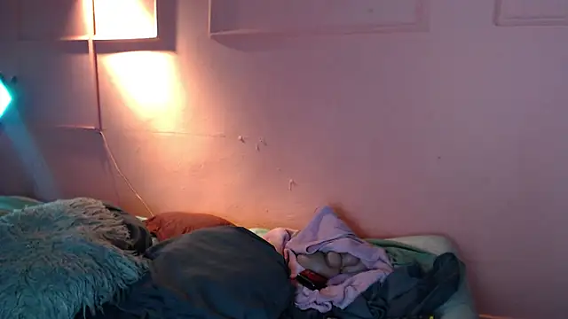 CURLY_LATINA_'s cam snapshot