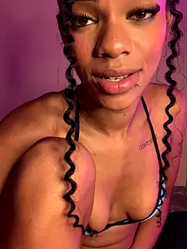 Cammgirlmii live sex cam