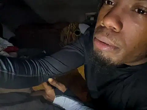 SlimeCrownzOut5 live sex cam