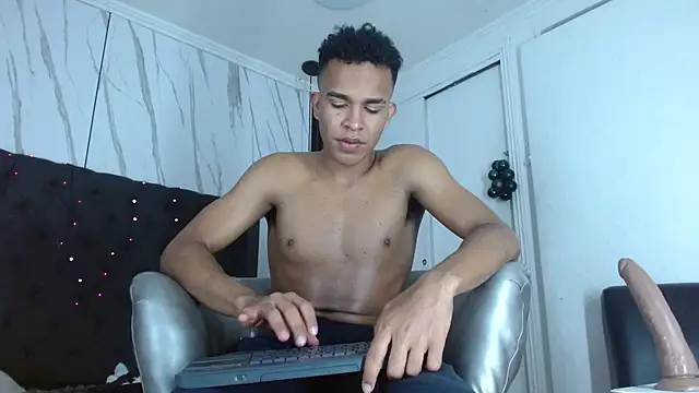 aston_xvera live sex cam