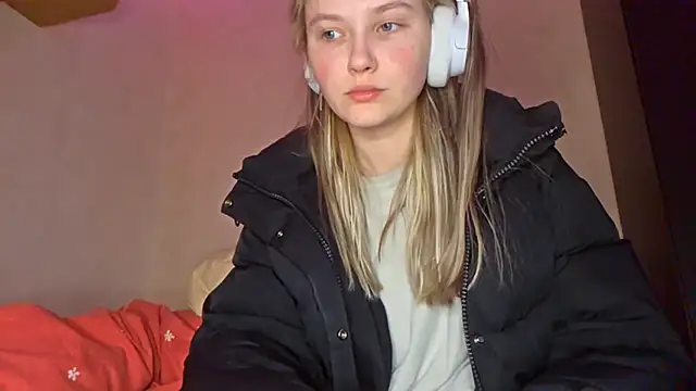 KarinRobertson live sex cam